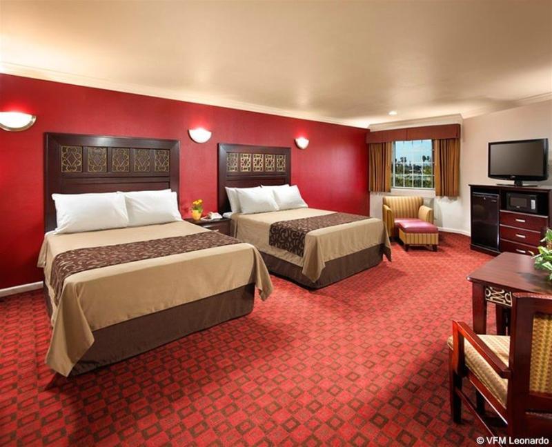 Studio Inn & Suites At Promenade Downey Ngoại thất bức ảnh